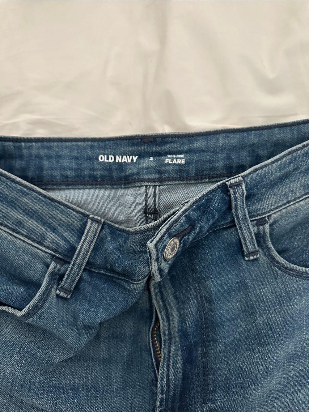 Old Navy High Rise Flare Jeans NWT - Picture 3 of 3